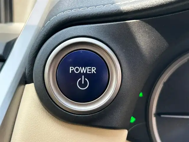 レクサス ＮＸ 300h バージョンL 熊本県 2015(平27)年 5.1万km ソニッククォーツ スカイルーフ/革シート/4WD/プッシュスタート/純正ナビ/（CD・DVD・フルセグTV・BTオーディオ・SD）/全方位カメラ/ビルトインETC/前後ドライブレコーダー/純正18インチAW/レーダークルーズ/パドルシフト/パワーバックドア/前席パワーシート・右前席シートメモリー/前席シートヒーター・エアーシート/ステアリングヒーター/LEDヘッドライト/オートライト/フォグライト/前後コーナーセンサー/横滑り防止装置/ウィンカーミラー/純正フロアマット/新車保証書/取扱説明書/スマートスペアキー×1本