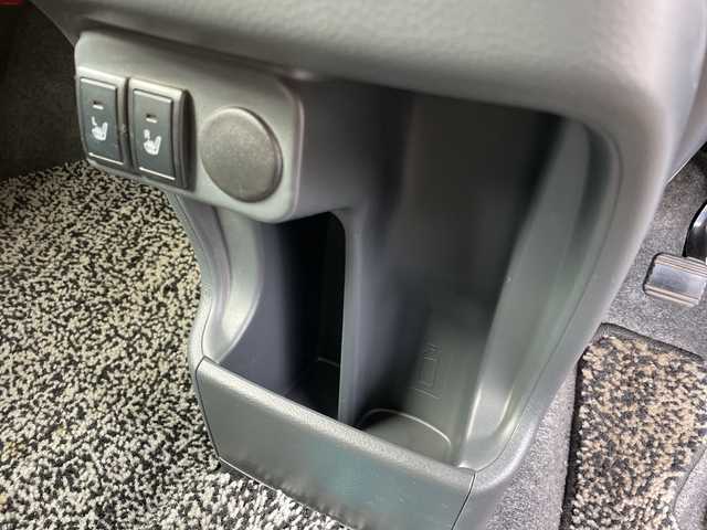 スズキ ハスラー G 神奈川県 2019(令1)年 5.9万km フェニックスレッドパール/ホワイト2トーンルーフ ワンオーナー/デュアルカメラブレーキサポート/・車線逸脱警報機能/・ふらつき警報機能/・先行車発進お知らせ機能/・アイドリングストップシステム/社外ナビ/　　CD/DVD/SD/ワンセグ/シートヒーター/純正15インチスチールホイール/純正フロアマット/ハロゲンヘッドランプ/ステアリングスイッチ/オートエアコン/キーレスプッシュスタートシステム