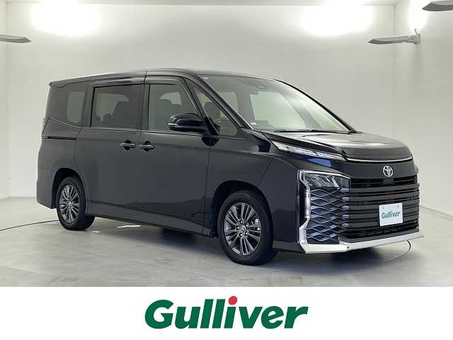 トヨタ ヴォクシー S－G 福井県 2023(令5)年 3.6万km スパークリングブラックパールクリスタルシャイン 純正ディスプレイオーディオ/・AM/FM/TV/BT/USB/CD/DVD/レーダークルコン/ETC2.0/バックカメラ/前後コーナーセンサー/両側パワスラ/MTモード付AT/ブレーキホールド/オートライト/オートハイビーム/LEDライト/ヘッドライトレベライザー/純正フロアマット/純正アルミホイール/横滑り防止装置/レーンキープアシスト/衝突被害軽減システム