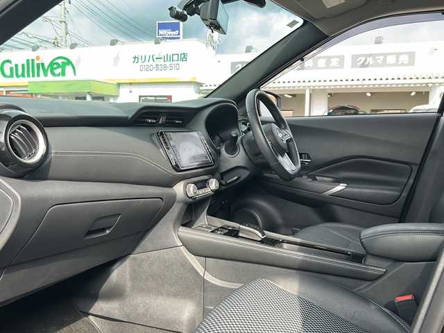 日産 キックス X 山口県 2024(令6)年 1.2万km ピュアブラック 登録時走行距離/　【11743km】/ワンオーナー/保証書/取扱説明書/純正ナビ(MM323D-L)/CD/DVD/TV/Bluetooth/アラウンドビューモニター/プロパイロット/ドライブレコーダー/電動パーキングブレーキ/オートブレーキホールド/デジタルインナーミラー/LEDヘッドライト/フォグライト/オートライト/オートマチックハイビーム/ETC/純正フロアマット