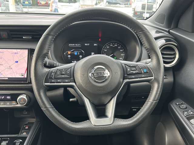 日産 キックス X 山口県 2024(令6)年 1.2万km ピュアブラック 登録時走行距離/　【11743km】/ワンオーナー/保証書/取扱説明書/純正ナビ(MM323D-L)/CD/DVD/TV/Bluetooth/アラウンドビューモニター/プロパイロット/ドライブレコーダー/電動パーキングブレーキ/オートブレーキホールド/デジタルインナーミラー/LEDヘッドライト/フォグライト/オートライト/オートマチックハイビーム/ETC/純正フロアマット