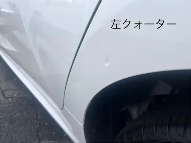 トヨタ ヤリス X 三重県 2020(令2)年 6.1万km スーパーホワイトⅡ 純正7インチディスプレイオーディオ/（FM/AM/Bluetooth/USB/Miracast)/トヨタセーフティセンス（衝突回避支援パッケージ）/・プリクラッシュセフティ/・レーンディパーチャーアラート/・オートマチックハイビーム/・ロードサインアシスト/・セカンダリーコリジョンブレーキ/先行車発進告知機能/ビルトインETC/ステアリングスイッチ/ヘッドレスト一体型ブラックファブリックシート/シートリフター(運転席)/電動格納ミラー/純正フロアマット/ドアバイザー/リモコンキー/スペアキー1本