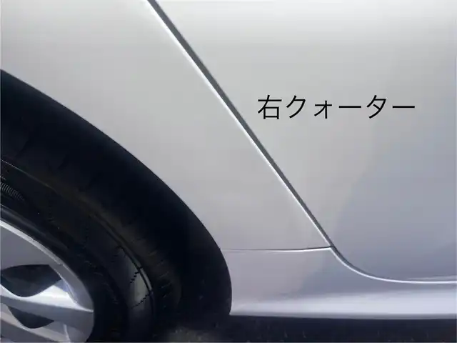 トヨタ ヤリス X 三重県 2020(令2)年 6.1万km スーパーホワイトⅡ 純正7インチディスプレイオーディオ/（FM/AM/Bluetooth/USB/Miracast)/トヨタセーフティセンス（衝突回避支援パッケージ）/・プリクラッシュセフティ/・レーンディパーチャーアラート/・オートマチックハイビーム/・ロードサインアシスト/・セカンダリーコリジョンブレーキ/先行車発進告知機能/ビルトインETC/ステアリングスイッチ/ヘッドレスト一体型ブラックファブリックシート/シートリフター(運転席)/電動格納ミラー/純正フロアマット/ドアバイザー/リモコンキー/スペアキー1本