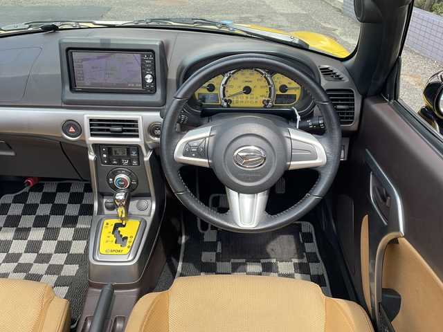 ダイハツ コペン セロ 広島県 2015(平27)年 6.7万km ジョーヌイエロー 純正ナビ/・CD/DVD/DTV/Bluetooth/シートヒーター /純正アルミホイール/LEDライト/スマートキー/プッシュスタート /社外足回り/ETC/フロアマット/HKSマフラー