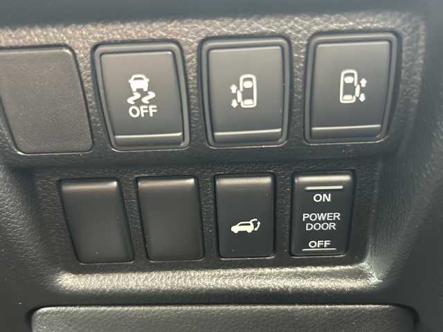 日産 エルグランド 250ハイウェイスター 埼玉県 2015(平27)年 14.7万km ブリリアントホワイトパール (株)IDOMが運営する【じしゃロン熊谷店】の自社ローン専用車両になりますこちらは現金またはオートローンご利用時の価格です。自社ローンご希望の方は別途その旨お申付け下さい/純正HDDナビ/　CD/DVD/DTV/Bluetooth/USB/アラウンドビューモニター/両側パワースライドドア/ハーフレザーシート/純正フロアマット/クルーズコントロール/ビルトインETC/スマートキー/ステアリングスイッチ/ヒッチメンバー付