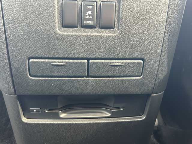 日産 エルグランド 250ハイウェイスター 埼玉県 2015(平27)年 14.7万km ブリリアントホワイトパール (株)IDOMが運営する【じしゃロン熊谷店】の自社ローン専用車両になりますこちらは現金またはオートローンご利用時の価格です。自社ローンご希望の方は別途その旨お申付け下さい/純正HDDナビ/　CD/DVD/DTV/Bluetooth/USB/アラウンドビューモニター/両側パワースライドドア/ハーフレザーシート/純正フロアマット/クルーズコントロール/ビルトインETC/スマートキー/ステアリングスイッチ/ヒッチメンバー付