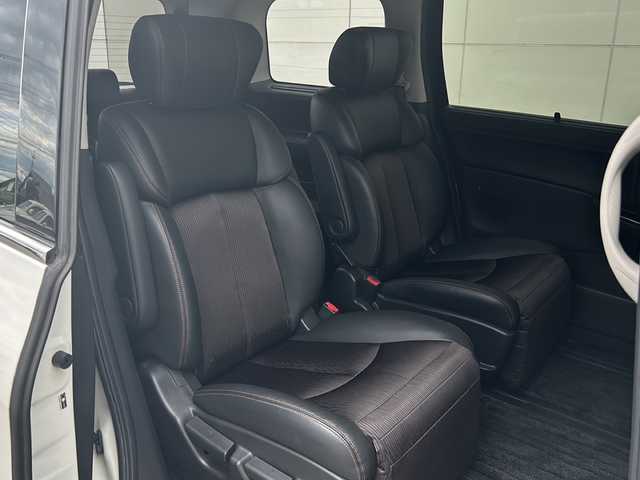 日産 エルグランド 250ハイウェイスター 茨城県 2015(平27)年 14.7万km ブリリアントホワイトパール 【(株)IDOMが運営する【じしゃロン水戸店】の自社ローン対象車両になります。こちらは現金ご利用時の価格です。自社ローンご希望の方は別途その旨お申付け下さい。】/純正HDDナビ/　CD/DVD/DTV/Bluetooth/USB/アラウンドビューモニター/両側パワースライドドア/ハーフレザーシート/純正フロアマット/クルーズコントロール/ビルトインETC/スマートキー/ステアリングスイッチ/ヒッチメンバー付