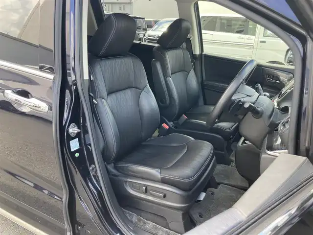 ホンダ オデッセイ アブソルート EX 静岡県 2015(平27)年 8.8万km プレミアムヴィーナスブラックP Honda SENSING/純正ナビ（VXM-152VFi）/   AM FM CD DVD Bluetooth SD　/フルセグTV/バックカメラ/ETC/アダプティブクルーズコントロール/ブラインドスポットモニタリング/運転席パワーシート/2列目プレミアムクレードルシート/オットマン/LEDヘッドライト/LEDルームランプ/パドルシフト/フロントフォグランプ/コンフォートビューパッケージ/純正18インチアルミホイール/スマートキー