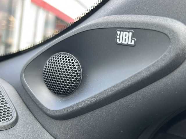 トヨタ ＧＲヤリス RZ ハイパフォーマンス 大阪府 2021(令3)年 1万km スーパーホワイトⅡ １オーナー　ＪＢＬ　衝突軽減　８型ディスプレイオーディオ　フルセグ　ハーフレザー　レーダークルコン　ヘッドアップディスプレイ　ヒートシーター　ハンドルヒーター　　社外レーダー探知機　ターボ　純正18アルミ　カーボンルーフ　カーボンパネル　プッシュスタート　前後ドラレコ　ビルドインＥＴＣ２．０　バックカメラ　LEDヘッドライト　