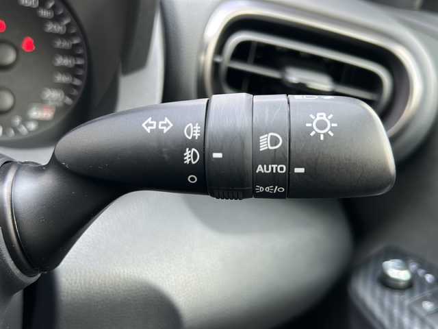 トヨタ ＧＲヤリス RZ ハイパフォーマンス 大阪府 2021(令3)年 1万km スーパーホワイトⅡ １オーナー　ＪＢＬ　衝突軽減　８型ディスプレイオーディオ　フルセグ　ハーフレザー　レーダークルコン　ヘッドアップディスプレイ　ヒートシーター　ハンドルヒーター　　社外レーダー探知機　ターボ　純正18アルミ　カーボンルーフ　カーボンパネル　プッシュスタート　前後ドラレコ　ビルドインＥＴＣ２．０　バックカメラ　LEDヘッドライト　