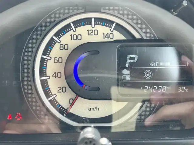 スズキ スペーシア HYBRID X 静岡県 2021(令3)年 2.5万km オフブルーメタリック/ホワイト2トーン 8インチナビ（CD/DVD/BT/フルセグ）/全方位カメラ/ドライブレコーダー前後/ETC/オートエアコン/スマートキー/スペアキー1本/レーダークルーズコントロール/USB入力端子/純正フロアマット/D席シートヒーター/両側パワースライドドア/ABS/横滑り防止装置/コーナーセンサー/レーンキープアシスト/オートライト/オートマチックハイビーム/盗難防止装置/LEDヘッドライト/W+サイドエアバック/衝突軽減システム/ヘッドアップディスプレイ/エンジンスタートボタン/パワーウィンドウ/パワーステアリング