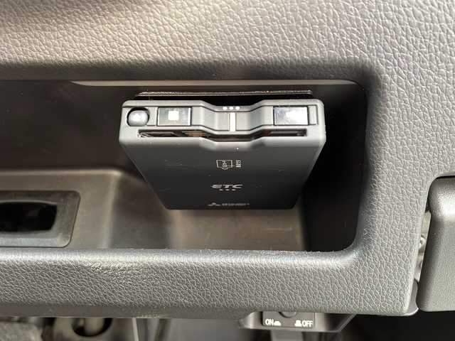 日産 デイズ ルークス ハイウェイスターX Gパッケージ 青森県 2014(平26)年 8.4万km ホワイトパール ・4WD/・純正ナビ/・全方位カメラ/・フルセグTV/・Bluetooth/・両側パワースライドドア/・エンジンスターター/・スマートキー/・シートヒーター/・ETC/・純正15AW/・純正フォグ/・オートライト/・保証書・取説あり