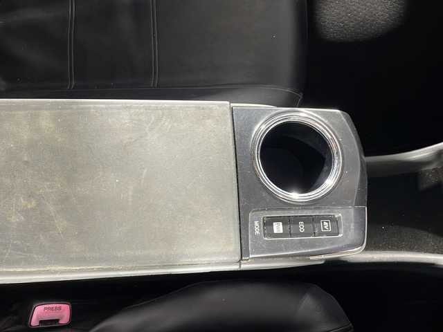 トヨタ プリウス α S チューンブラック 沖縄県 2014(平26)年 18.8万km ホワイトパールクリスタルシャイン 禁煙車/純正7インチナビ/AM/FM/CD/DVD/フルセグTV/Bluetooth/バックカメラ/モデリスタエアロ/ステアリングリモコン/ビルトインETC/カーテンエアバッグ/社外17インチアルミホイール/カーテンエアバッグ/ドアバイザー/純正フロアマット/LEDヘッドライト/プッシュスタート/スペアキー有/ABS