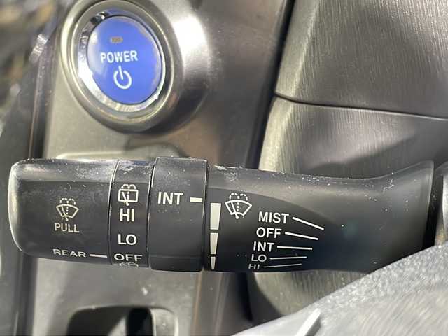 トヨタ プリウス α S チューンブラック 沖縄県 2014(平26)年 18.8万km ホワイトパールクリスタルシャイン 禁煙車/純正7インチナビ/AM/FM/CD/DVD/フルセグTV/Bluetooth/バックカメラ/モデリスタエアロ/ステアリングリモコン/ビルトインETC/カーテンエアバッグ/社外17インチアルミホイール/カーテンエアバッグ/ドアバイザー/純正フロアマット/LEDヘッドライト/プッシュスタート/スペアキー有/ABS