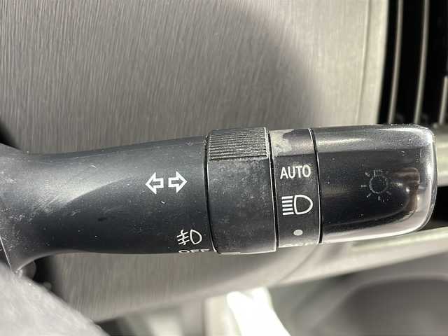 トヨタ プリウス α S チューンブラック 沖縄県 2014(平26)年 18.8万km ホワイトパールクリスタルシャイン 禁煙車/純正7インチナビ/AM/FM/CD/DVD/フルセグTV/Bluetooth/バックカメラ/モデリスタエアロ/ステアリングリモコン/ビルトインETC/カーテンエアバッグ/社外17インチアルミホイール/カーテンエアバッグ/ドアバイザー/純正フロアマット/LEDヘッドライト/プッシュスタート/スペアキー有/ABS