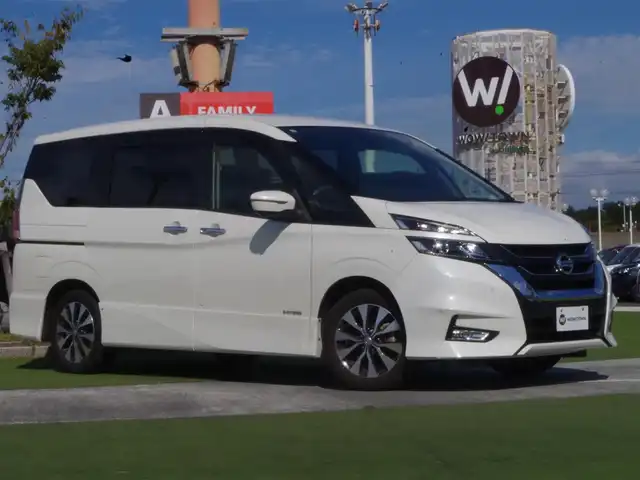 日産 セレナ ハイウェイスターVセレクションⅡ 千葉県 2018(平30)年 4.8万km ブリリアントホワイトパール エマージェンシーブレーキ/インテリジェントパーキングアシスト/クルーズコントロール/アイドリングストップ/ハンズフリー両側パワースライドドア/純正SDナビ/地デジTV/【BD/DVD/CD再生機能　Bluetooth接続】/アラウンドビューモニター/フリップダウンモニター/ドライブレコーダー/革巻きステアリング/ステアリングスイッチ/ETC/LEDヘッドライト/フォグライト/ウインカーミラー/コーナーセンサー/純正16インチアルミホイル/サイド/カーテンエアバッグ/インテリジェントキー