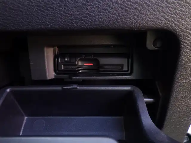 日産 セレナ ハイウェイスターVセレクションⅡ 千葉県 2018(平30)年 4.8万km ブリリアントホワイトパール エマージェンシーブレーキ/インテリジェントパーキングアシスト/クルーズコントロール/アイドリングストップ/ハンズフリー両側パワースライドドア/純正SDナビ/地デジTV/【BD/DVD/CD再生機能　Bluetooth接続】/アラウンドビューモニター/フリップダウンモニター/ドライブレコーダー/革巻きステアリング/ステアリングスイッチ/ETC/LEDヘッドライト/フォグライト/ウインカーミラー/コーナーセンサー/純正16インチアルミホイル/サイド/カーテンエアバッグ/インテリジェントキー