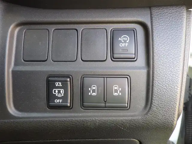 日産 セレナ ハイウェイスターVセレクションⅡ 千葉県 2018(平30)年 4.8万km ブリリアントホワイトパール エマージェンシーブレーキ/インテリジェントパーキングアシスト/クルーズコントロール/アイドリングストップ/ハンズフリー両側パワースライドドア/純正SDナビ/地デジTV/【BD/DVD/CD再生機能　Bluetooth接続】/アラウンドビューモニター/フリップダウンモニター/ドライブレコーダー/革巻きステアリング/ステアリングスイッチ/ETC/LEDヘッドライト/フォグライト/ウインカーミラー/コーナーセンサー/純正16インチアルミホイル/サイド/カーテンエアバッグ/インテリジェントキー