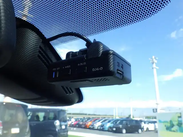 日産 セレナ ハイウェイスターVセレクションⅡ 千葉県 2018(平30)年 4.8万km ブリリアントホワイトパール エマージェンシーブレーキ/インテリジェントパーキングアシスト/クルーズコントロール/アイドリングストップ/ハンズフリー両側パワースライドドア/純正SDナビ/地デジTV/【BD/DVD/CD再生機能　Bluetooth接続】/アラウンドビューモニター/フリップダウンモニター/ドライブレコーダー/革巻きステアリング/ステアリングスイッチ/ETC/LEDヘッドライト/フォグライト/ウインカーミラー/コーナーセンサー/純正16インチアルミホイル/サイド/カーテンエアバッグ/インテリジェントキー
