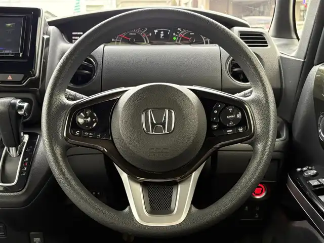ホンダ Ｎ ＢＯＸ カスタム G L ホンダセンシング 三重県 2018(平30)年 4.8万km クリスタルブラックパール ♪ワンオーナー/♪走行47829Km/ホンダセンシング /・衝突軽減ブレーキ(CMBS)/・誤発進抑制機能/・後方誤発進抑制機能/・歩行者事故低減ステアリング/・アダプティブクルーズコントロール/・LKAS(車線維持支援システム)/・路外逸脱抑制機能/・先行車発進お知らせ機能/・標識認識機能/・オートハイビーム/スマートキー×2/プッシュスタート/パワースライドドア/アイドリングストップ/社外ナビ/・USB・CD・SD録音/・フルセグ・DVD再生/・Bluetoothオーディオ/・バックカメラ/USBポート(充電)×2/純正14インチAW/LEDヘッドライト/LEDフォグライト/オートライト/ウィンカーミラー/電格ミラー/ビルトインETC/ステアリングスイッチ/プライバシーガラス/フロアマット/ドアバイザー/サイド/カーテンエアバック