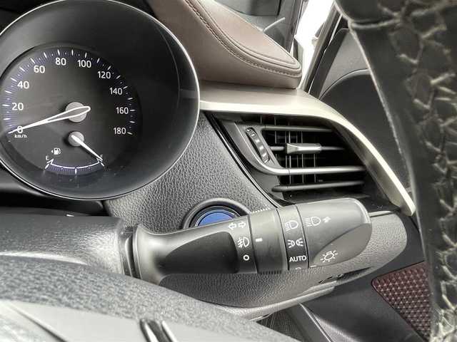 トヨタ Ｃ－ＨＲ ハイブリッド 1．8G 愛媛県 2019(令1)年 5.3万km ブラック/ホワイトパールクリスタルシャイン 2トーン 純正メモリナビ（ＤＴＶ.BT.DISC.ラジオ）/モデリスタフルエアロ/レーダークルーズコントロール/純正アルミ/シートカバー/ＢＳＭ/オートライト/オートハイビーム/ＨＤＭＩ/ブレーキホールド/スペアキーあり