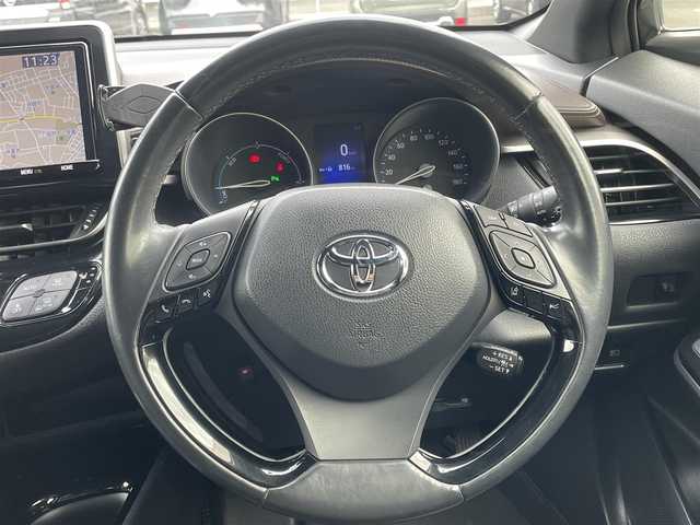 トヨタ Ｃ－ＨＲ ハイブリッド 1．8G 愛媛県 2019(令1)年 5.3万km ブラック/ホワイトパールクリスタルシャイン 2トーン 純正メモリナビ（ＤＴＶ.BT.DISC.ラジオ）/モデリスタフルエアロ/レーダークルーズコントロール/純正アルミ/シートカバー/ＢＳＭ/オートライト/オートハイビーム/ＨＤＭＩ/ブレーキホールド/スペアキーあり