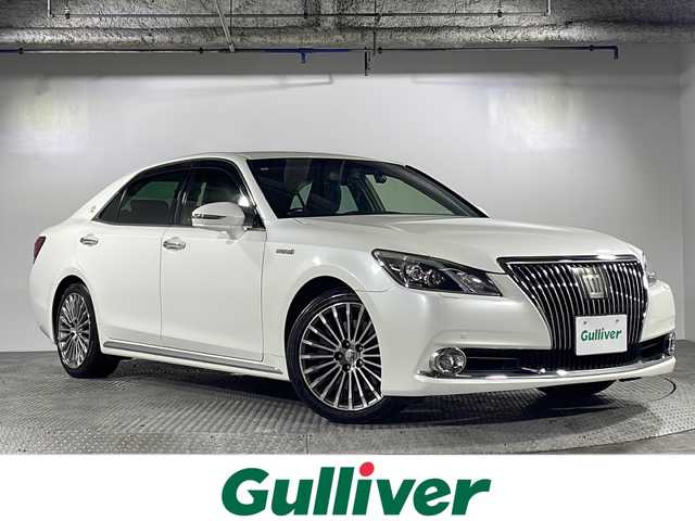 トヨタ クラウン マジェスタ Fバージョン 沖縄県 2015(平27)年 13.5万km ホワイトパールクリスタルシャイン 純正8インチナビ/（フルセグTV/CD/DVD/BT）/バックカメラ/プリクラッシュセーフティー/レーダクルーズコントロール/ブラインドスポットモニター/レザーシート/D/N席パワーシート/シートヒーター/エアシート/ビルトインETC/ドライブレコーダー/ステアリングリモコン