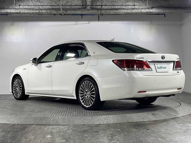 トヨタ クラウン マジェスタ Fバージョン 沖縄県 2015(平27)年 13.5万km ホワイトパールクリスタルシャイン 純正8インチナビ/（フルセグTV/CD/DVD/BT）/バックカメラ/プリクラッシュセーフティー/レーダクルーズコントロール/ブラインドスポットモニター/レザーシート/D/N席パワーシート/シートヒーター/エアシート/ビルトインETC/ドライブレコーダー/ステアリングリモコン