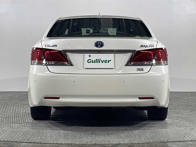 トヨタ クラウン マジェスタ Fバージョン 沖縄県 2015(平27)年 13.5万km ホワイトパールクリスタルシャイン 純正8インチナビ/（フルセグTV/CD/DVD/BT）/バックカメラ/プリクラッシュセーフティー/レーダクルーズコントロール/ブラインドスポットモニター/レザーシート/D/N席パワーシート/シートヒーター/エアシート/ビルトインETC/ドライブレコーダー/ステアリングリモコン