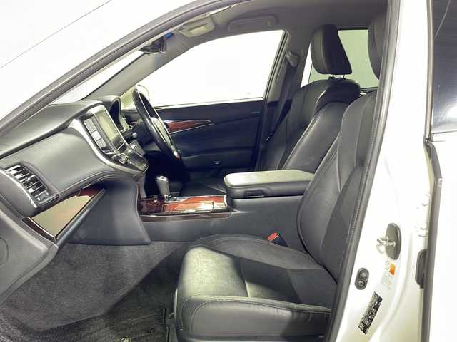 トヨタ クラウン マジェスタ Fバージョン 沖縄県 2015(平27)年 13.5万km ホワイトパールクリスタルシャイン 純正8インチナビ/（フルセグTV/CD/DVD/BT）/バックカメラ/プリクラッシュセーフティー/レーダクルーズコントロール/ブラインドスポットモニター/レザーシート/D/N席パワーシート/シートヒーター/エアシート/ビルトインETC/ドライブレコーダー/ステアリングリモコン