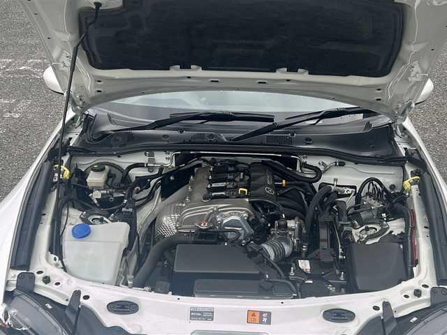 マツダ ロードスター S スペシャルパッケージ 岐阜県 2015(平27)年 2.6万km アークティックホワイト 社外スポーツマフラー/純正メーカーナビ/ワンセグTV/AM/FM/Bluetooth/バックカメラ/ETC/プッシュスタート/スマートキー/横滑り防止装置/純正フロアマット