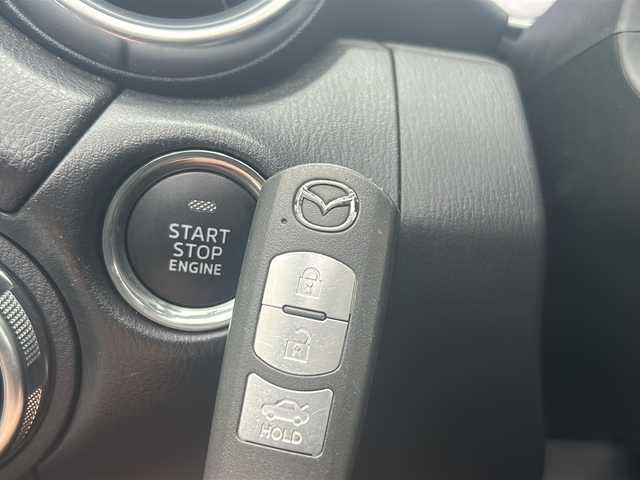 マツダ ロードスター S スペシャルパッケージ 岐阜県 2015(平27)年 2.6万km アークティックホワイト 社外スポーツマフラー/純正メーカーナビ/ワンセグTV/AM/FM/Bluetooth/バックカメラ/ETC/プッシュスタート/スマートキー/横滑り防止装置/純正フロアマット