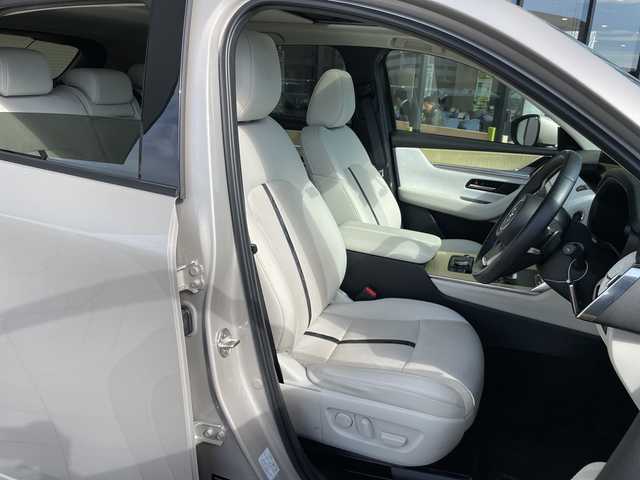 マツダ ＣＸ－６０ XD HV プレミアムモダン 愛知県 2023(令5)年 2.6万km プラチナクォーツメタリック プレミアムサウンドBOSE/純正12.4型ナビ SDカードなし/全方位カメラ/サンルーフ/レーダークルーズコントロール/シートヒーター全席/エアシート/バックカメラ/電動リアゲート/パワーシート/ヘッドアップディスプレイ/コーナーセンサー/純正アルミホイール/ブラインドスポットモニター/LEDヘッドライト/パドルシフト/ステアリングヒーター/オートマチックハイビーム/ワイヤレス充電機/衝突軽減システム/フルセグ/Bluetooth/ステアリングスイッチ/スマートキー/プッシュスタート