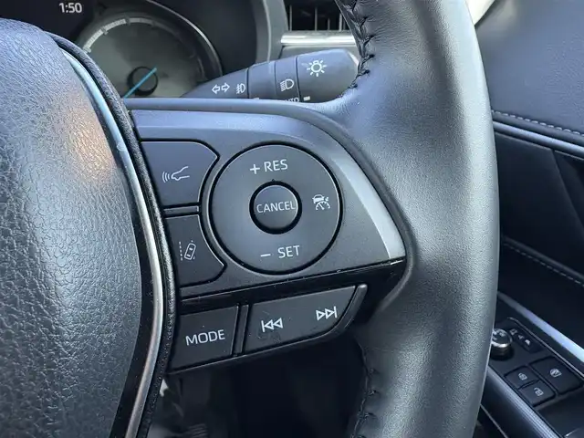 トヨタ ハリアー ハイブリッド G 大分県 2021(令3)年 4.1万km プレシャスブラックパール ・純正ナビ(USB/BT/AUX/Miracast)/・バックカメラ/・フルセグテレビ/・プリクラッシュセーフティ/・コーナーセンサー/・ETC/・レーダークルーズコントロール/・プリクラッシュセーフティ/・ブラインドスポットモニター/・MTモード付きAT/・オートハイビーム/・デジタルインナーミラー/・スマートキー/・プッシュスタートボタン