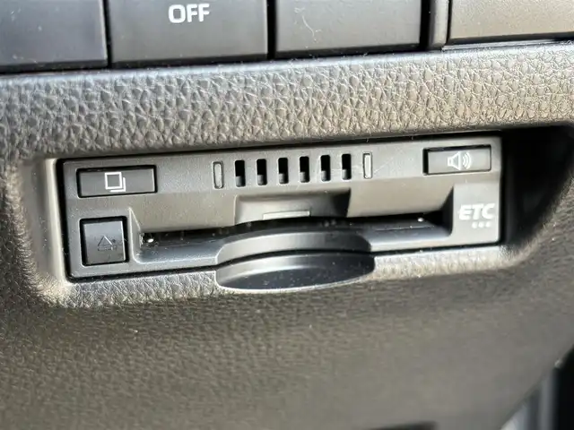 トヨタ ハリアー ハイブリッド G 大分県 2021(令3)年 4.1万km プレシャスブラックパール ・純正ナビ(USB/BT/AUX/Miracast)/・バックカメラ/・フルセグテレビ/・プリクラッシュセーフティ/・コーナーセンサー/・ETC/・レーダークルーズコントロール/・プリクラッシュセーフティ/・ブラインドスポットモニター/・MTモード付きAT/・オートハイビーム/・デジタルインナーミラー/・スマートキー/・プッシュスタートボタン