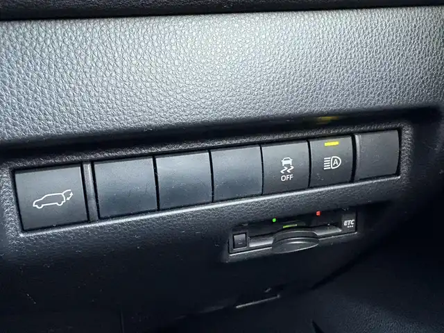 トヨタ ハリアー ハイブリッド G 大分県 2021(令3)年 4.1万km プレシャスブラックパール ・純正ナビ(USB/BT/AUX/Miracast)/・バックカメラ/・フルセグテレビ/・プリクラッシュセーフティ/・コーナーセンサー/・ETC/・レーダークルーズコントロール/・プリクラッシュセーフティ/・ブラインドスポットモニター/・MTモード付きAT/・オートハイビーム/・デジタルインナーミラー/・スマートキー/・プッシュスタートボタン