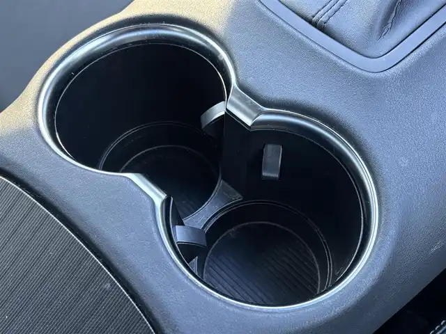 トヨタ ハリアー ハイブリッド G 大分県 2021(令3)年 4.1万km プレシャスブラックパール ・純正ナビ(USB/BT/AUX/Miracast)/・バックカメラ/・フルセグテレビ/・プリクラッシュセーフティ/・コーナーセンサー/・ETC/・レーダークルーズコントロール/・プリクラッシュセーフティ/・ブラインドスポットモニター/・MTモード付きAT/・オートハイビーム/・デジタルインナーミラー/・スマートキー/・プッシュスタートボタン