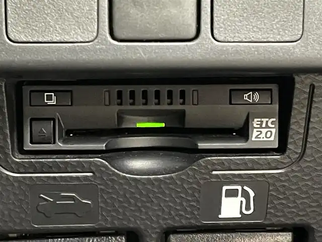 ダイハツ トール カスタムG ターボ 埼玉県 2021(令3)年 4.2万km ブラックマイカメタリック/コンパーノレッド スマートアシスト　純正９インチナビ　パノラマモニター　ビルトインＥＴＣ２．０　ドライブレコーダー　アダプティブクルーズコントロール　純正アルミホイール　スマートキー　オートライト　ＬＥＤライト　地デジ