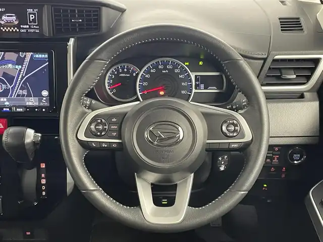 ダイハツ トール カスタムG ターボ 埼玉県 2021(令3)年 4.2万km ブラックマイカメタリック/コンパーノレッド スマートアシスト　純正９インチナビ　パノラマモニター　ビルトインＥＴＣ２．０　ドライブレコーダー　アダプティブクルーズコントロール　純正アルミホイール　スマートキー　オートライト　ＬＥＤライト　地デジ