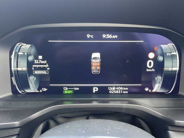 三菱 アウトランダー ＰＨＥＶ G 秋田県 2023(令5)年 2.6万km ホワイトダイヤモンド サンルーフ/衝突軽減装置/４WD　/メーカーOPナビ/　TV　Bluetooth　Applecarplay　Androidauto/全周囲カメラ/マイパイロット/前席シートヒーター/運転席パワーシート/パワーバックドア/パドルシフト/革巻きステアリング/電動パーキングブレーキ/AC100V1500W電源/前後ドラレコ/コーナーセンサー/充電ケーブル車載