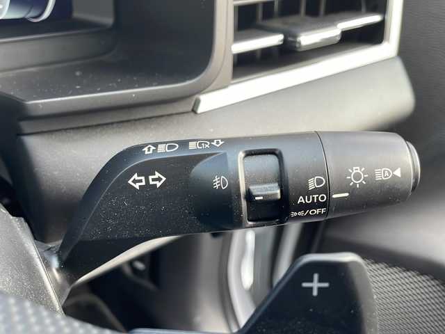 三菱 アウトランダー ＰＨＥＶ G 秋田県 2023(令5)年 2.6万km ホワイトダイヤモンド サンルーフ/衝突軽減装置/４WD　/メーカーOPナビ/　TV　Bluetooth　Applecarplay　Androidauto/全周囲カメラ/マイパイロット/前席シートヒーター/運転席パワーシート/パワーバックドア/パドルシフト/革巻きステアリング/電動パーキングブレーキ/AC100V1500W電源/前後ドラレコ/コーナーセンサー/充電ケーブル車載