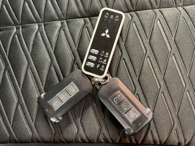 三菱 デリカＤ：５ G パワーパッケージ 道央・札幌 2019(平31)年 4.6万km アイガーグレーM/ダイヤモンドブラックマイカ ・4WD/ディーゼルターボ/・衝突被害軽減ブレーキ/・社外ナビ/・フルセグ/BT/DVD/SD）/・バックカメラ/・両側パワースライドドア/・パワーバックドア/・レーダークルーズコントロール/・LEDオートライト/オートハイビーム/・フォグランプ/・パワーシート/シートヒーター/・パドルシフト/・スマートキー×２/・純正エンジンスターター/・ドライブレコーダー前方/・純正AW付き夏タイヤ積込/・ETC