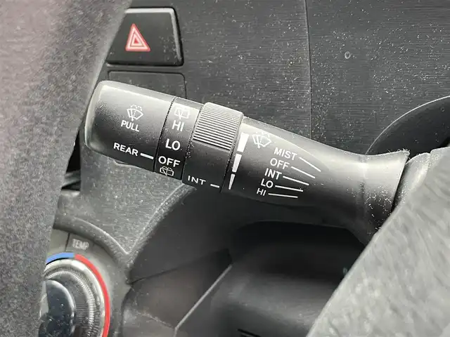 トヨタ アクア S 滋賀県 2013(平25)年 6万km ライムホワイトパールクリスタルシャイン 純正ナビ/【Bluetooth/フルセグTV/CD/DVD】/バックカメラ/ETC/スマートキー/プッシュスタート/オートライト/ステアリングスイッチ/オートエアコン/純正フロアマット/スペアキー