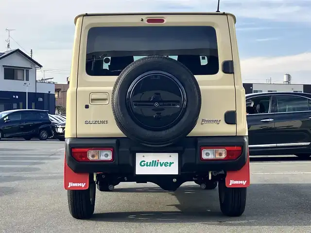 スズキ ジムニー XC 静岡県 2022(令4)年 0.8万km シフォンアイボリーM エンジンスタートボタン/パワーステアリング/パワーウィンドウ/アイドリングストップ/スマートキー/スペアキー1本/４WD/ターボ/オートエアコン/クルーズコントロール/純正ETC/社外ディスプレイオーディオ/純正フロアマット/布シート/D席N席シートヒーター/背面タイヤ/純正アルミホイール/ABS/横滑り防止装置/センターデフロック/レーンキープアシスト/盗難防止装置/オートライト/オートマチックハイビーム/ダウンヒルアシストコントロール/LEDヘッドライト/W+サイドエアバッグ/衝突軽減システム