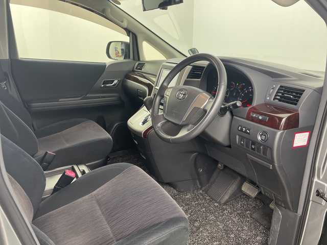 トヨタ ヴェルファイア 2．4Z 埼玉県 2012(平24)年 6.6万km グレーM 後席モニター　/純正HDDナビ　/（CD/DVD/HDD/BT）/バックカメラ　/フルセグＴＶ　/前後ドライブレコーダー　/ビルトインＥＴＣ　/両側パワースライドドア/コーナーセンサー　/オートライト　/キセノンヘッドライト/純正アルミホイール　/フロアマット　/フォグランプ/ドアバイザー