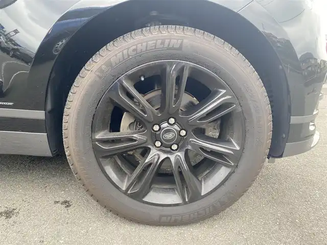 ランドローバー レンジローバーヴェラール Rダイナミック S 180PS 福岡県 2018(平30)年 5.7万km 黒 ・サンルーフ/・アダプティブクルーズコントロール/・純正HDDナビ/USB/Bluetooth/AppleCarPlay/・黒革シート/シートヒーター/・ETC/・純正20AW/・プッシュスタート/・スマートキー/・パワーシート/・LEDライト
