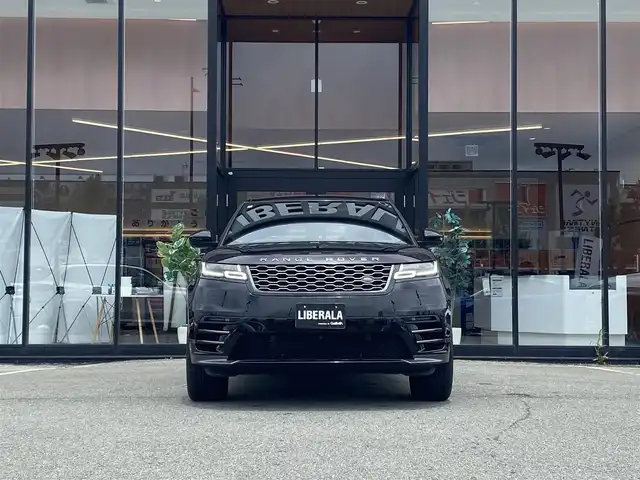 ランドローバー レンジローバーヴェラール Rダイナミック S 180PS 福岡県 2018(平30)年 5.7万km 黒 ・サンルーフ/・アダプティブクルーズコントロール/・純正HDDナビ/USB/Bluetooth/AppleCarPlay/・黒革シート/シートヒーター/・ETC/・純正20AW/・プッシュスタート/・スマートキー/・パワーシート/・LEDライト