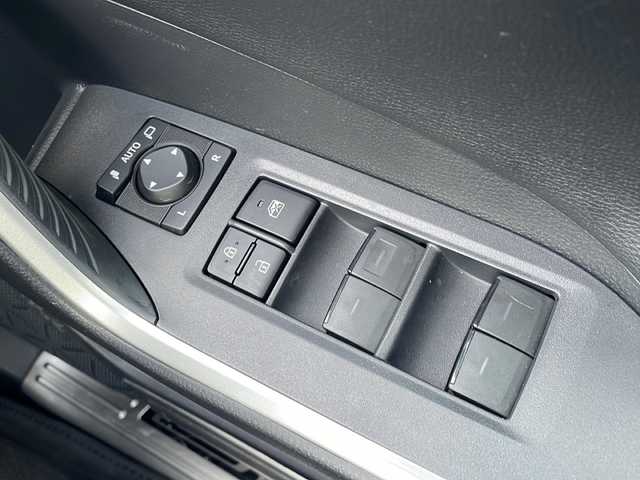 トヨタ ＲＡＶ４ アドベンチャー オフロードPKG 長野県 2021(令3)年 1万km アティチュードブラックマイカ ワンオーナー/特別仕様車/オールモード4WD/スマートキーx2個/レッドサスペンション/マッドブラック18AW/純正サイドステップ/JAOSマットガード/TRDスカッフプレート/レザーシート/全方位カメラ/デジタルインナーミラー/プリクラッシュセーフティ/ブラインドスポットモニタリング/レーンデパーチャーアラート/アダクティブクルーズ/ダウンヒルサシスト/クリアランスソナー/オートハイビーム/ディスプレイオーディオ/ミラーリング・BT/D席パワーシート/前席エアーシート/ステアリングヒーター/LEDヘッドライト/ LEDフォグライト/社外フロアマット/ETCユニット/保証書・取説