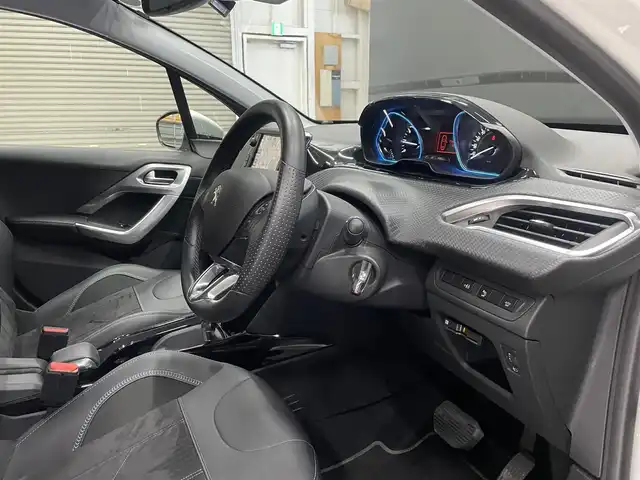 プジョー ２００８ クロスシティ 群馬県 2019(令1)年 1.5万km パール 純正ナビ/バックカメラ/Android auto/ETC/16インチAW　/Bluetooth/USB/HIDライト/リモコンキー/ハーフレザーシート/クルーズコントロール/パークアシスト