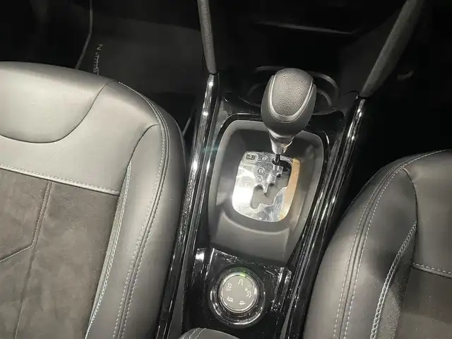 プジョー ２００８ クロスシティ 群馬県 2019(令1)年 1.5万km パール 純正ナビ/バックカメラ/Android auto/ETC/16インチAW　/Bluetooth/USB/HIDライト/リモコンキー/ハーフレザーシート/クルーズコントロール/パークアシスト
